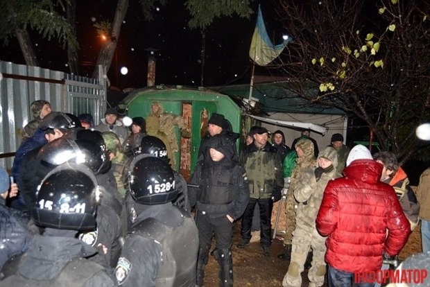 В Киеве рейдеры попытались захватить лодочную станцию
