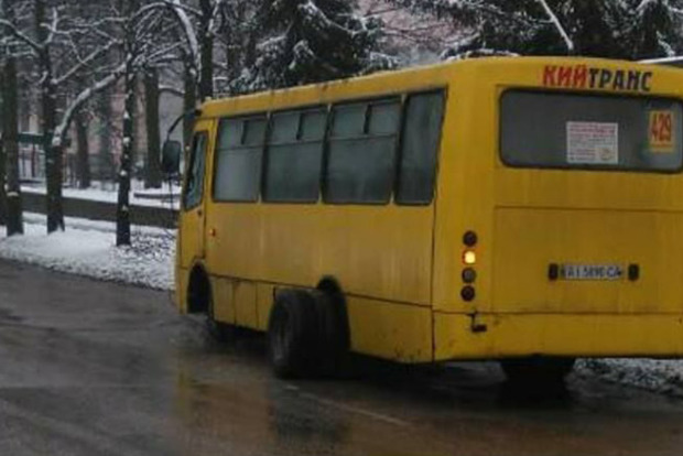 У Києві в маршрутки на ходу відвалилися колеса