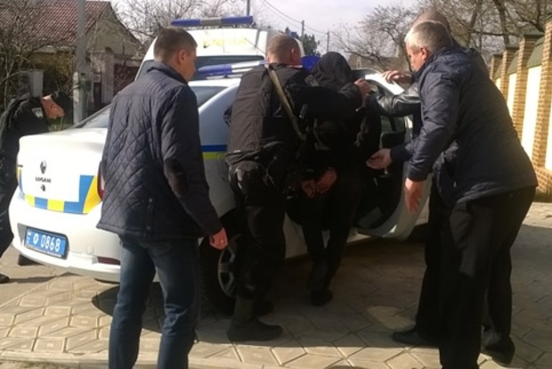 В Херсоне полиция арестовала преступников во время разбойного нападения