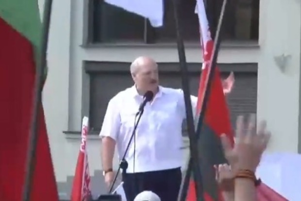 В Минске проходит митинг в поддержку действующего президента. Эмоциональное выступление Лукашенко