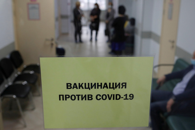 Росіяни стверджують, що вакцина «Супутник V» буде ефективніше, якщо зробити щеплення два рази