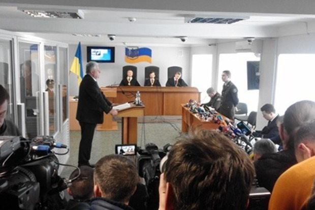Суд по делу Януковича: Ельченко показал в суде копию письма к Путину