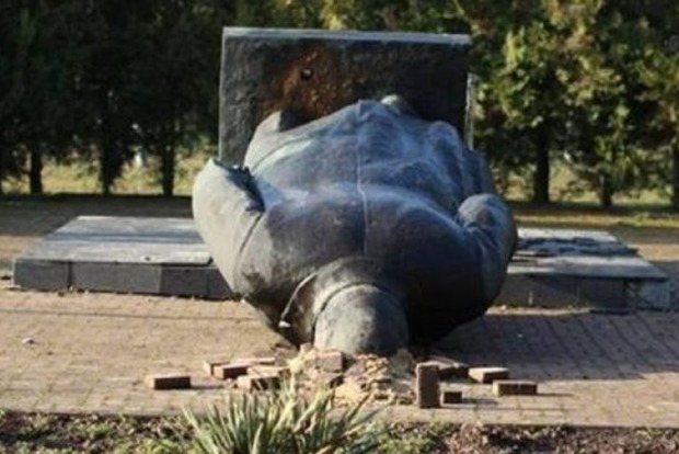 На Закарпатье за $9 тысяч продали памятник Ленину