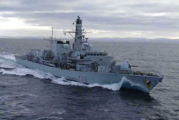 ﻿Корабель Великобританії перехопив у Північному морі російський підводний човен