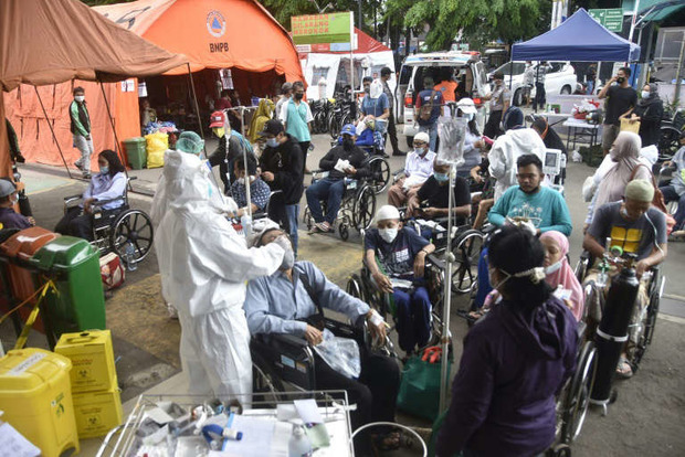 В Индонезии наблюдается новая вспышка коронавируса