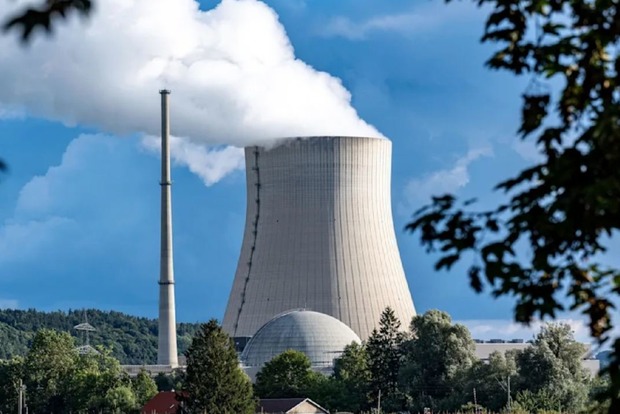 Польща планує збудувати першу атомну електростанцію на території країни. Німеччина водночас відмовляється від атомної енергетики