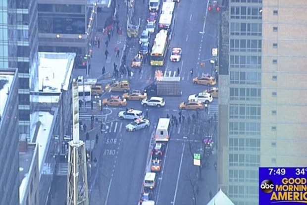 В Нью-Йорке в квартале от Таймс-сквер произошел взрыв