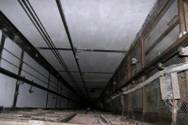 Тіло чоловіка виявили в шахті ліфта у Києві