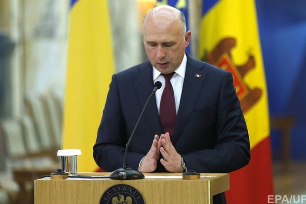 В Молдове всем чиновникам запретили ездить Россию из-за унижений. Президент Додон - не согласен