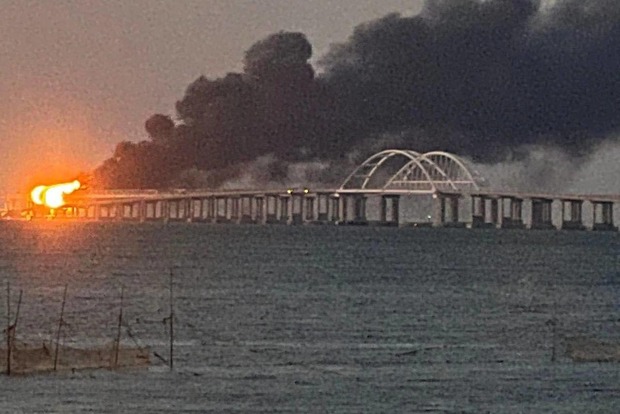 Утро на Крымском мосту (обновлено)