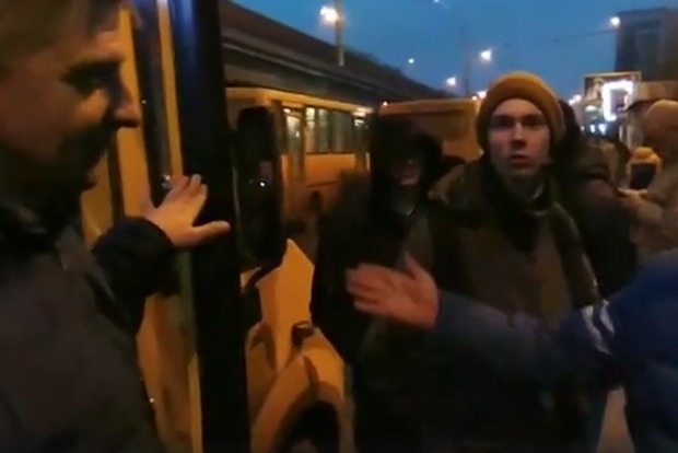 В Киеве жестоко наказали маршрутчиков, отказывающих в проезде детям погибших атовцев