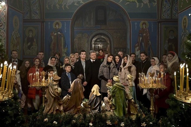 Президент України із сім'єю привітав православних зі Святим вечором