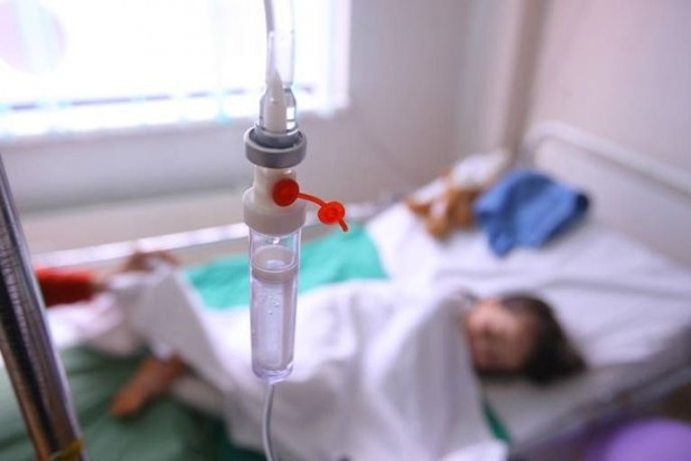 У Донецьку 20 дітей отруїлися дитячим харчуванням з «гумконвою» Росії