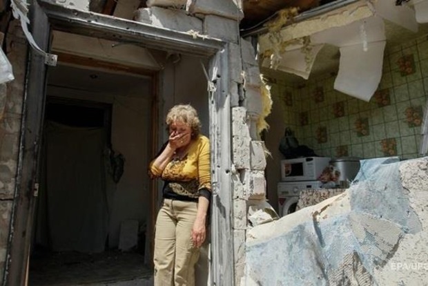На Донбасі бойовики поранили мирного жителя