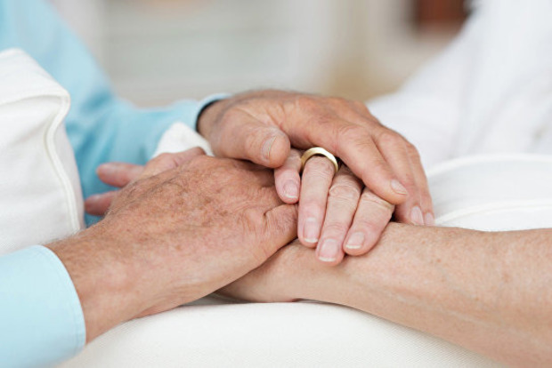 В Нидерландах супруги, прожившие 65 лет, одновременно ушли из жизни