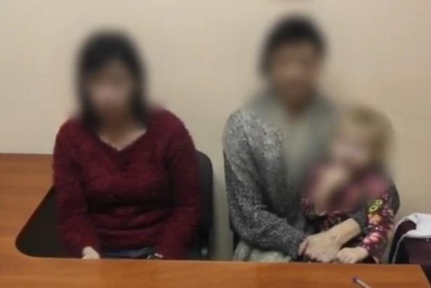 В Украину пешком пришли две россиянки с ребенком и попросили убежища