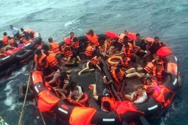 В Таиланде опрокинулись лодки с туристами: пропали 53 человека
