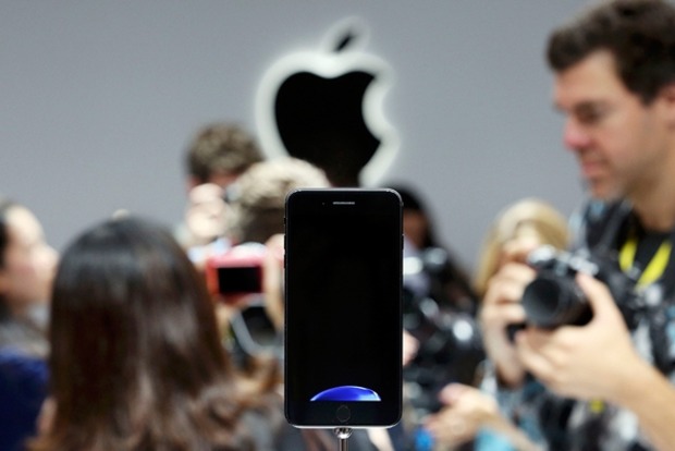 Китайские СМИ сообщили о взрыве iPhone 7 в руках владельца