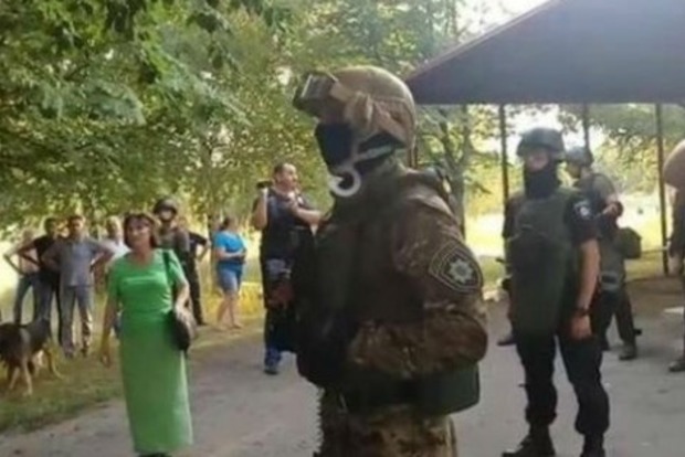 На Кіровоградщині селяни вимагають відставки голови місцевої поліції після побоїща з правоохоронцями