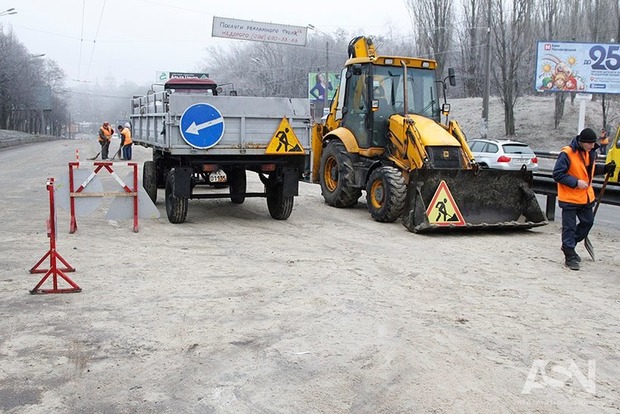 В Киеве будет ограничено движение по некоторым мостам