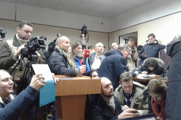 Януковичу не дали выступить до начала допроса в суде