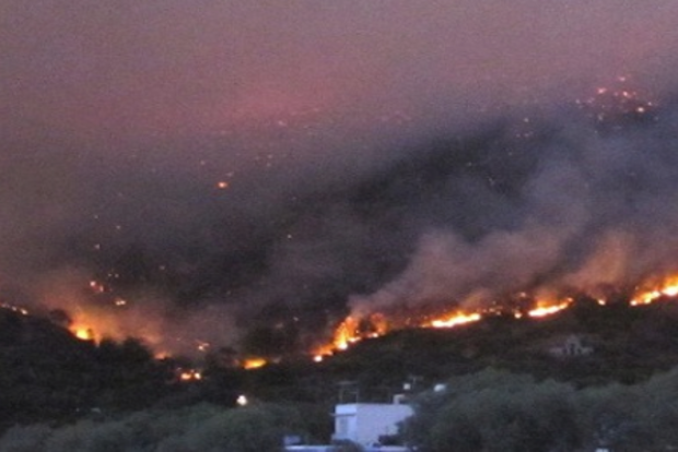 На греческом Хиосе крупный лесной пожар 