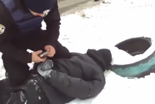 В Киеве грабитель избил женщину молотком по голове