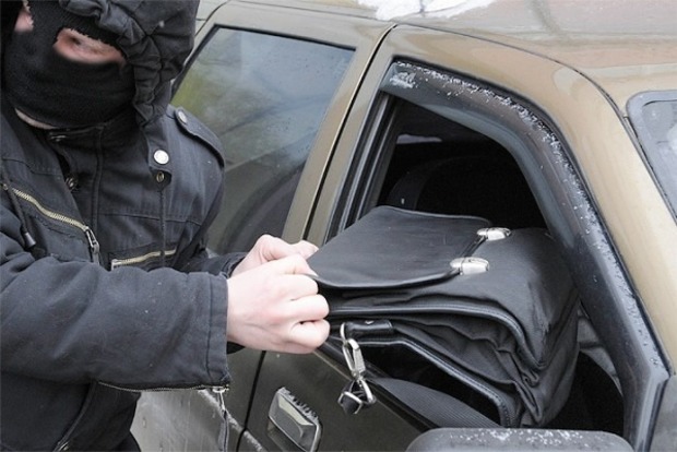 У помічника депутата у Києві вкрали сумку з 150 тис. грн