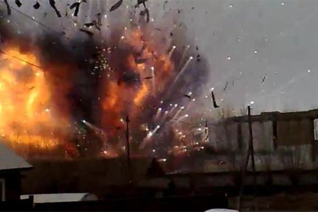 На Донбасі вибухнув прихований арсенал бойовиків, є жертви
