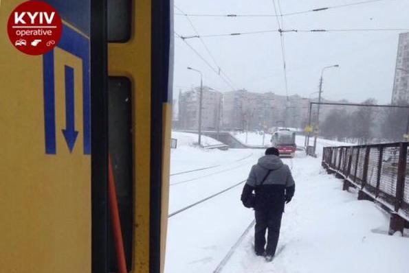 киев, транспорт, виталий кличко, мэр, снег, снегопад, трамваи, жители города, горожане, движение