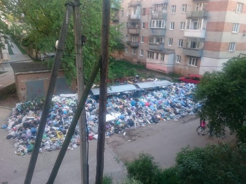 Львів, сміття, вулиця, барикада