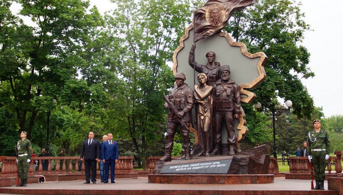 памятник, монумент, скульптура, ДНР, ЛНР, Донбасс, террористы, Россия, Луганск, взрыв