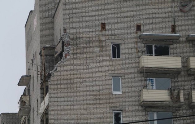 последствия обстрела террористами Авдеевки (фото МЧС Украины)