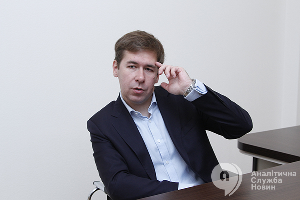 Илья Новиков