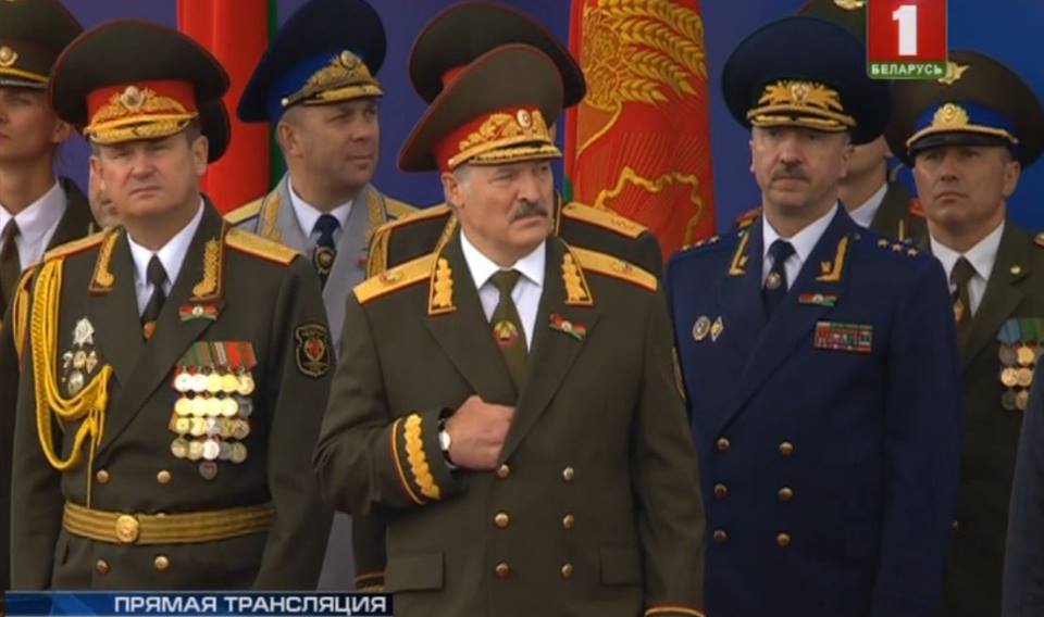 Беларусь, Минск, парад, Александр Лукашенко, пользователи, соцсети, стиральные машины, холодильники, военные
