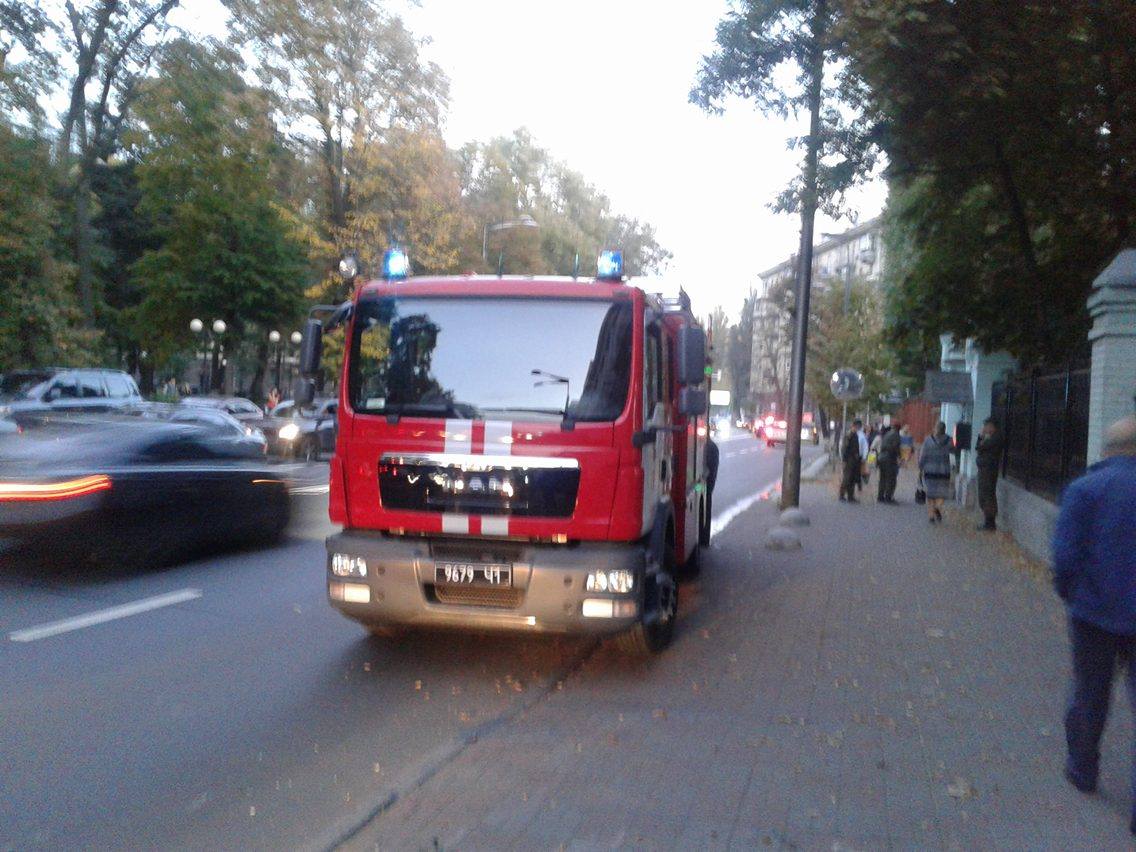 На спектакль с российскими актерами в Дом офицеров в Киеве вызвали пожарных