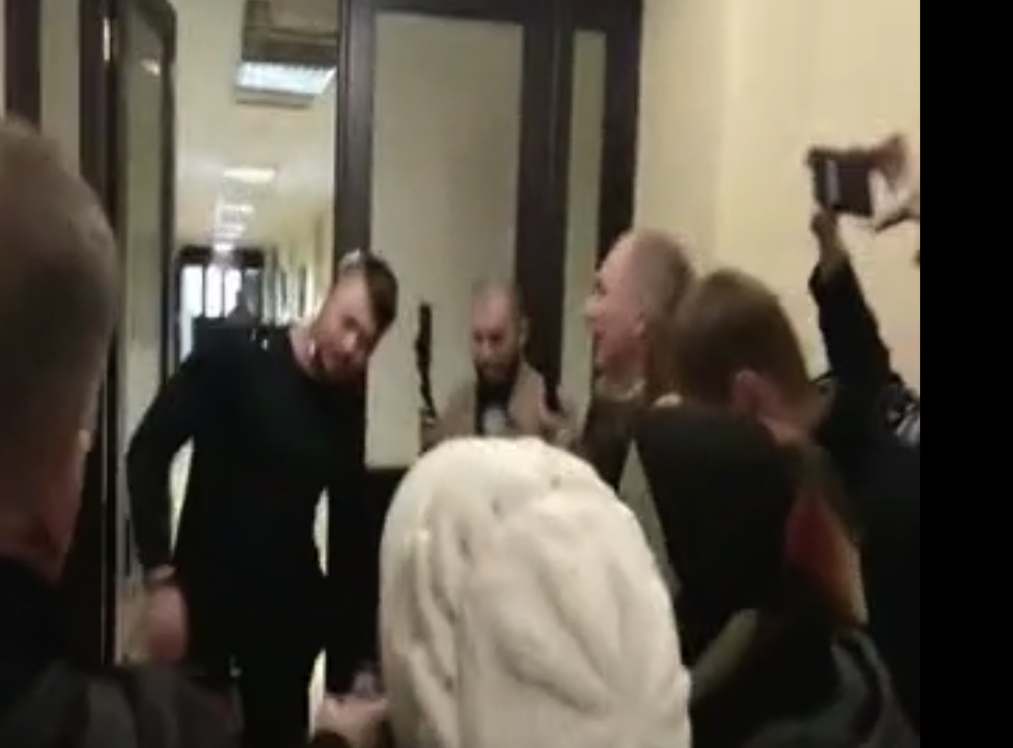 новости, украина, киев, зозуля, полиция, активисты, атаковали, пена для бритья