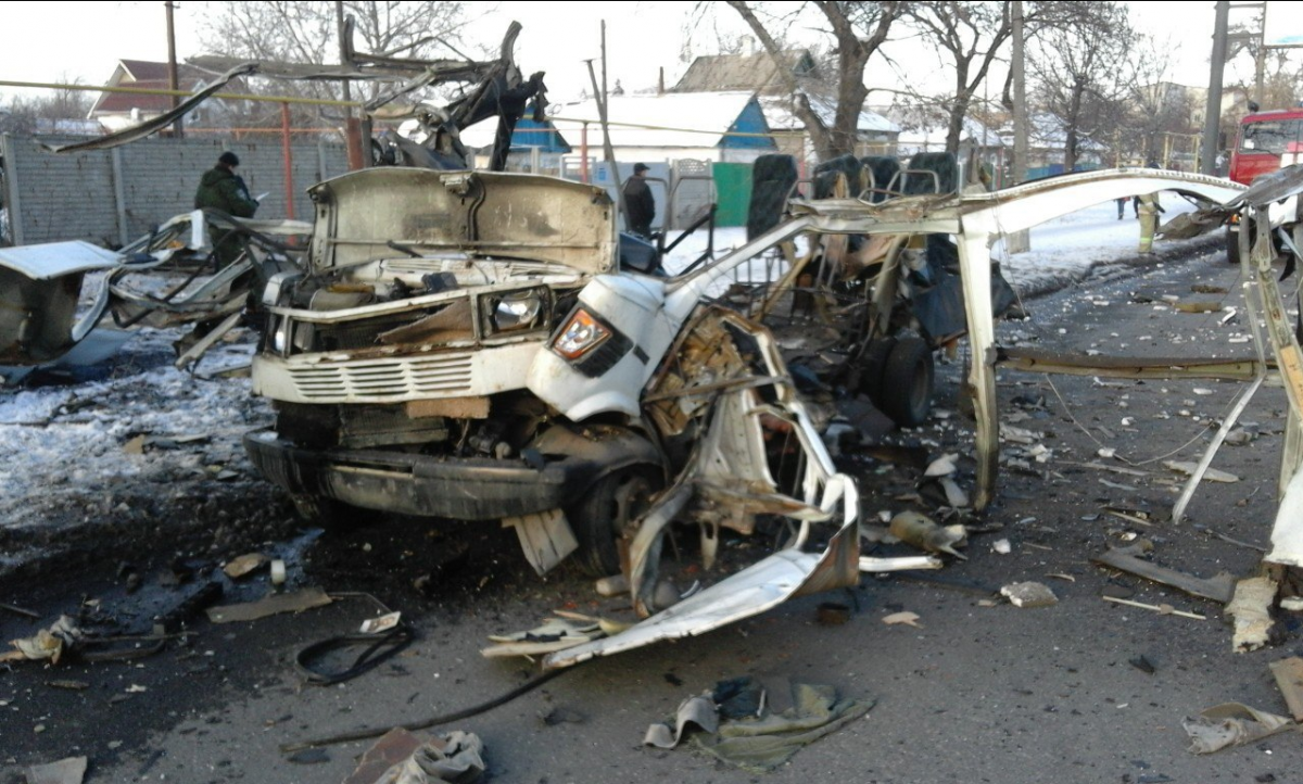 В Донецке взорвали микроавтобус