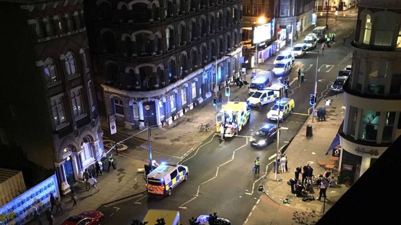 лондон, теракт, белый фургон, резали горло, террористы с ножами, фургон давил людей