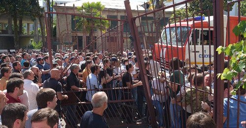 Митинг в Абхазии перерос в штурм