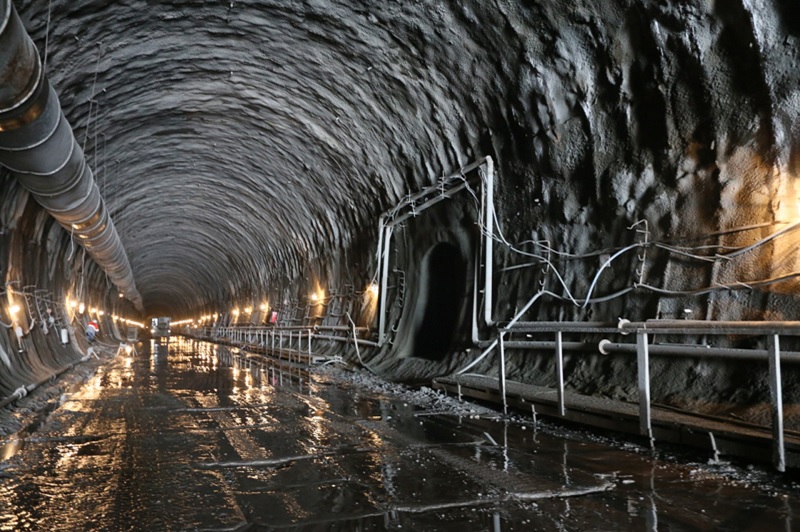 Бескидский тоннель, Закарпатье, поезда, строительство