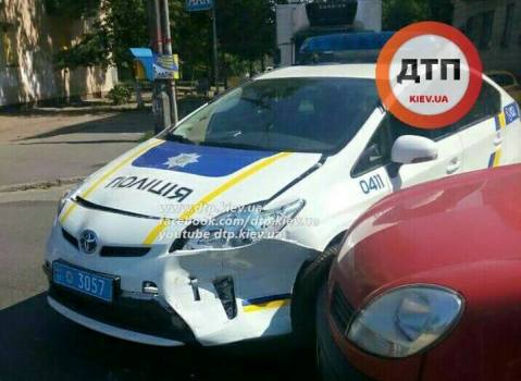 Машина нової поліції Києва потрапила в ДТП