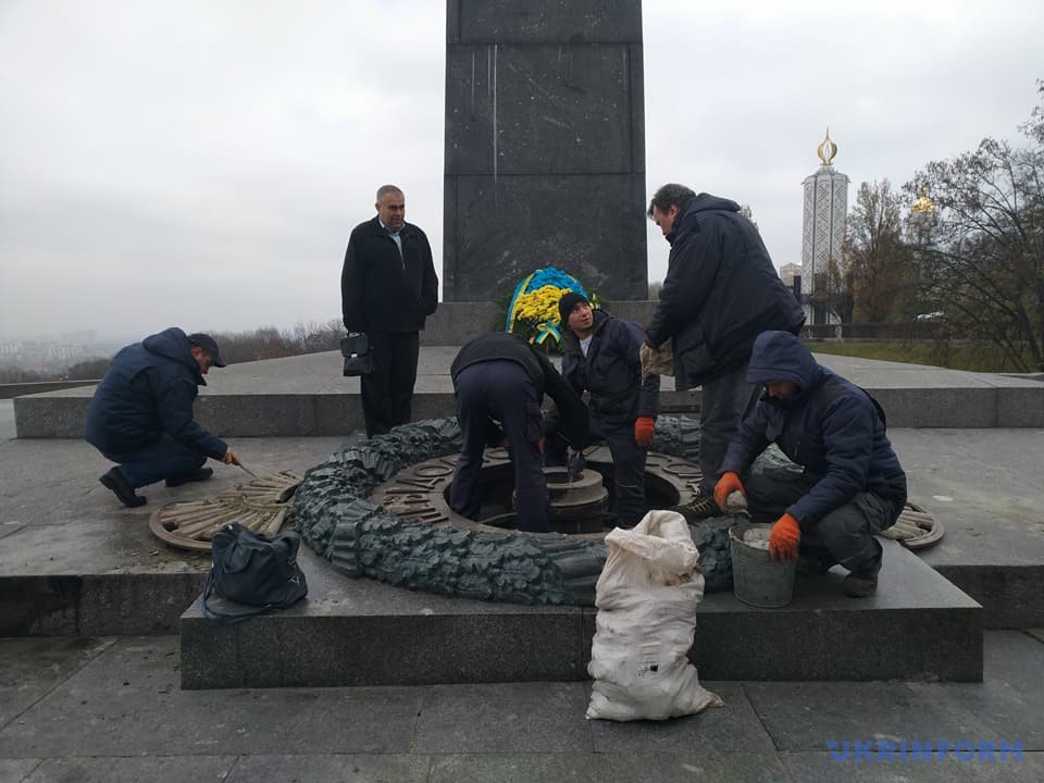вечный огонь, Киев, столица, правоохранители, киевгаз, вандализм, вандалы залили цементом вечный огонь