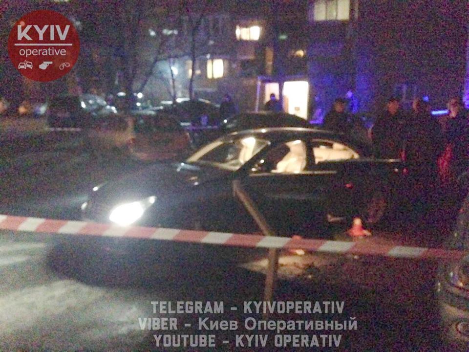 Киев, автомобиль, водитель, обстреляли, ребенок, больница