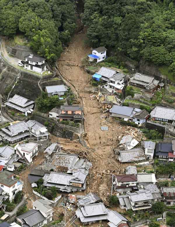 Япония, наводнение, оползни, жертвы