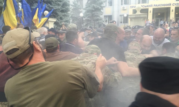 В Одессе задержание лидеров ячеек Правого сектора и Автомайдана привело к потасовкам