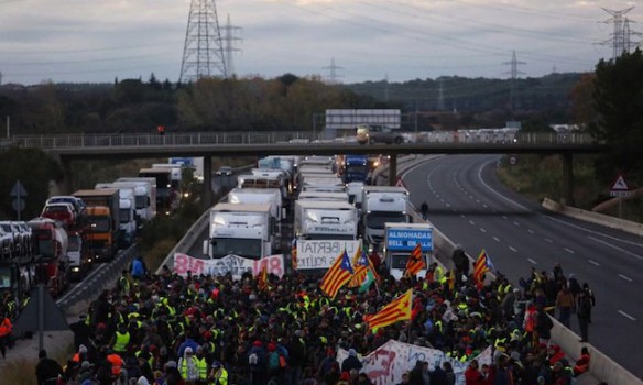 Каталония, забастовка, митинг, поезд
