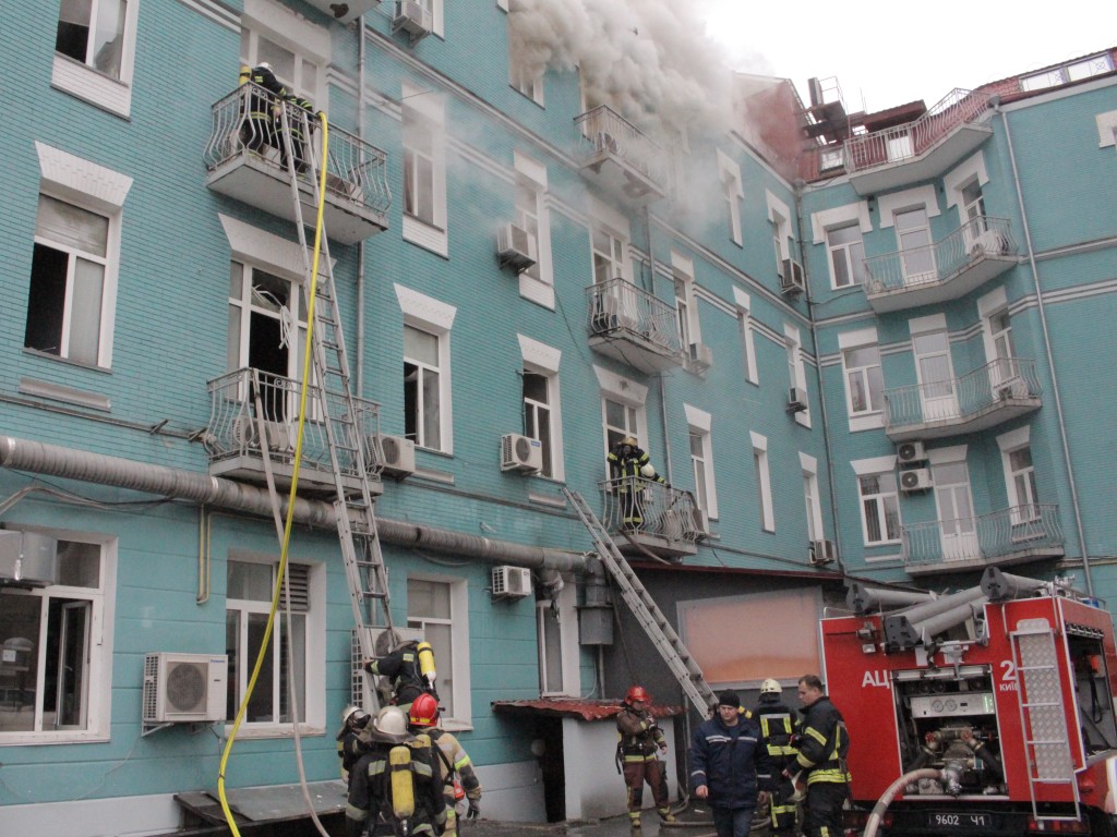 пожар, ресторан, ГСЧС, пожар в Киеве