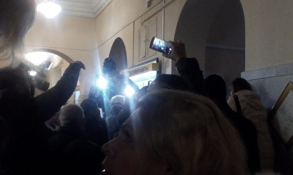 новини, Україна, київ, кмда, побили скло, протестувальники, тиснява, бійка