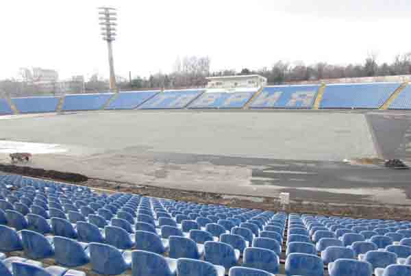 Стадион в Симферополе, печальное зрелище, реконструкция, Локомотив